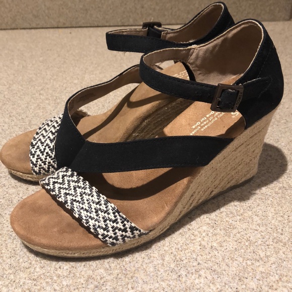 Toms Shoes - Toms black wedge espadrille sandals 8 M